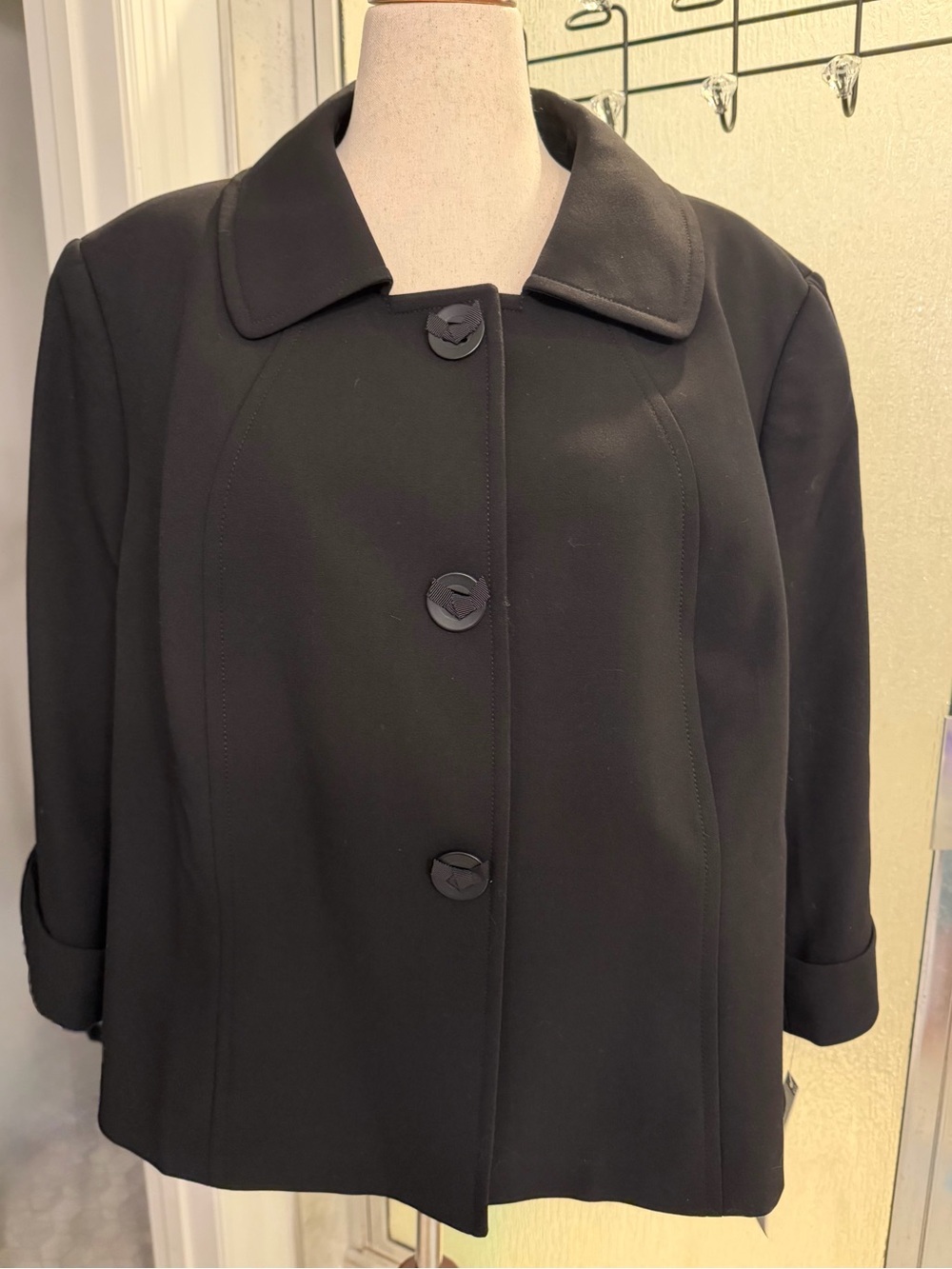 Brand New With Tags (NWT) Tahari 22W Black Cropped Jacket $50